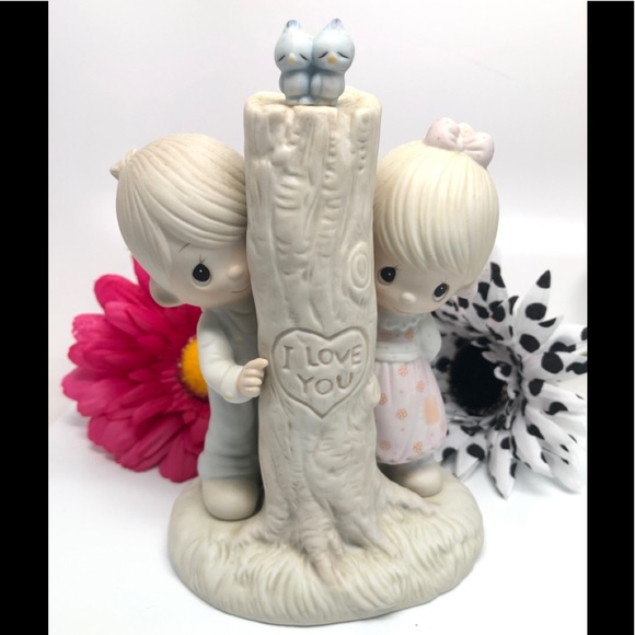 THEE I LOVE Precious Moments Porcelain Figurine